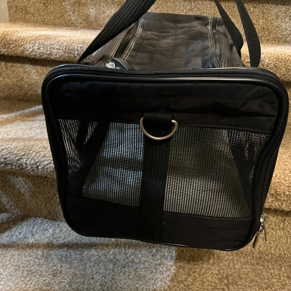 Sherpa deluxe pet carrier/airline